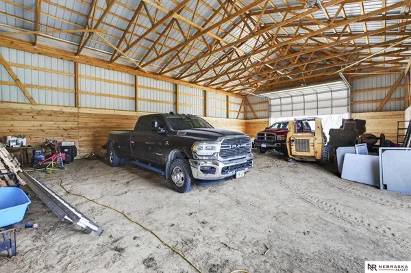 1060 County Road 21, Bennington, NE 68007