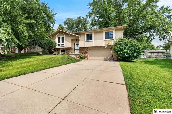 1331 S 166th ST, Omaha, NE 68130