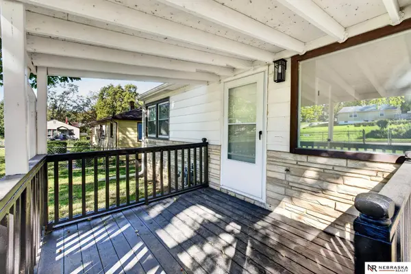 3814 Pinkney ST, Omaha, NE 68111