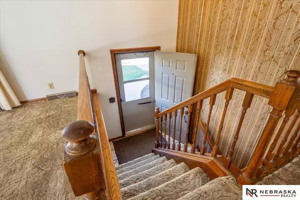 5077 S 87th Street, Omaha, NE 68127