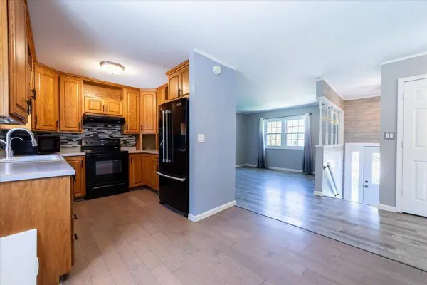 909 Brentwood Ave, Hastings, NE 68901