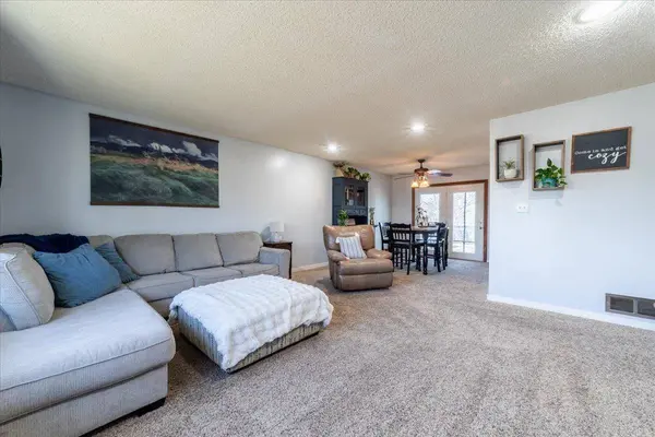 917 Richmond, Hastings, NE 68901