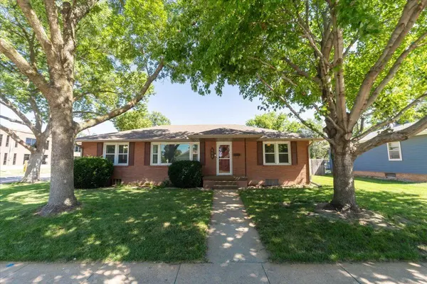 505 E 3rd Street, Hastings, NE 68901
