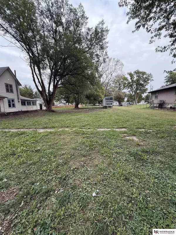 403 Maple Street, Silver City, NE 51571