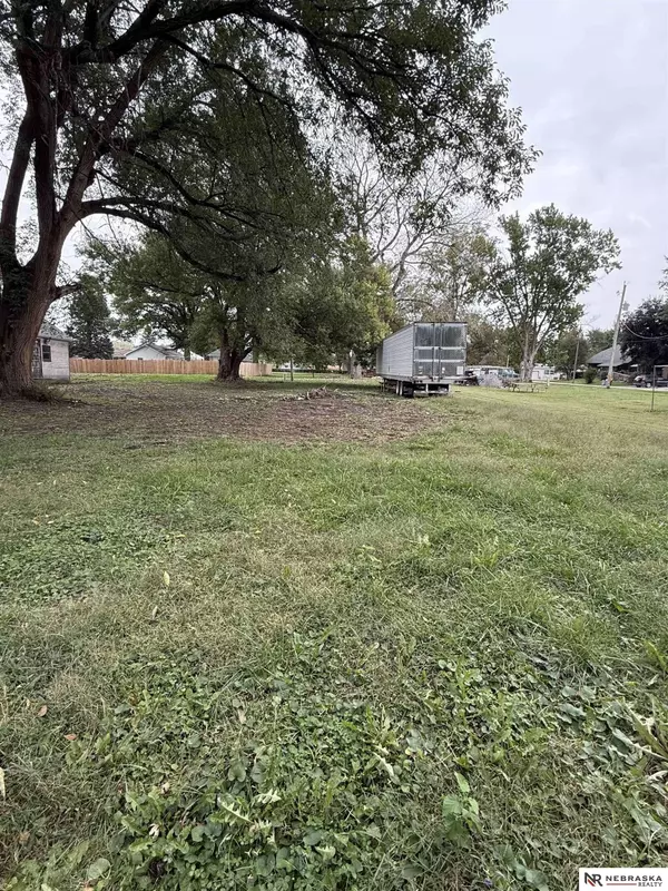 403 Maple Street, Silver City, NE 51571