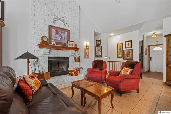 15276 V Street, Omaha, NE 68137