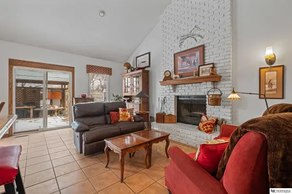 15276 V Street, Omaha, NE 68137