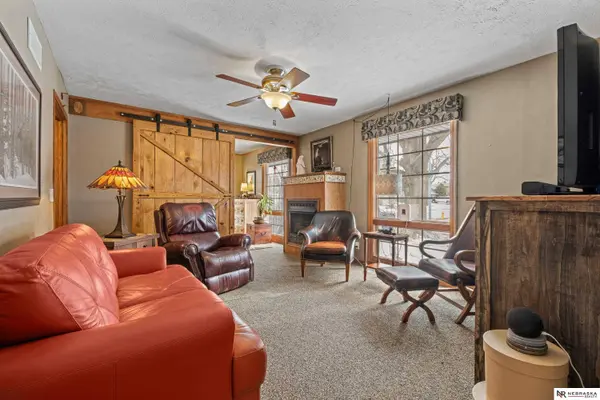 15276 V Street, Omaha, NE 68137