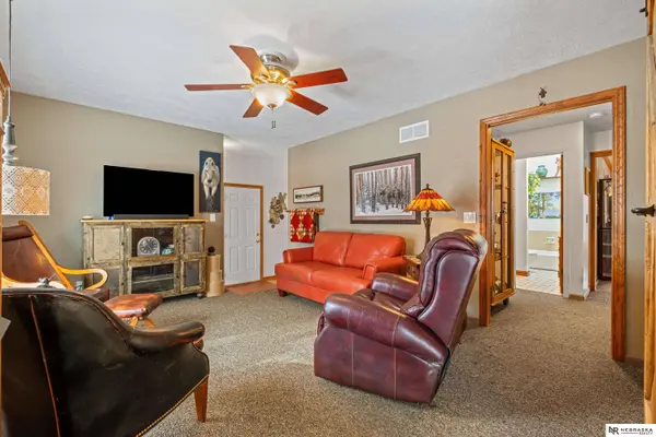 15276 V Street, Omaha, NE 68137