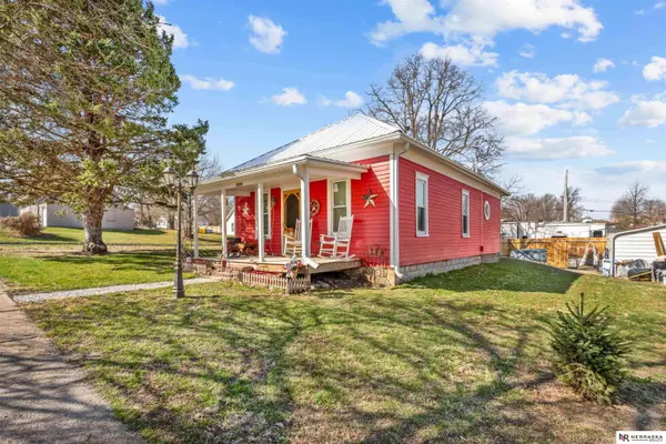 2020 L Street, Auburn, NE 68305