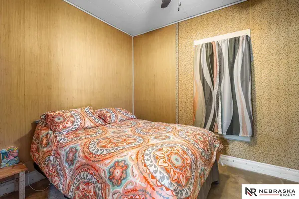 2020 L Street, Auburn, NE 68305