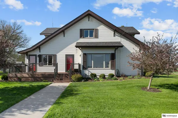 10277 SW 29 RD, Pickrell, NE 68422