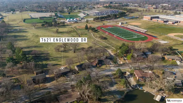 7621 Englewood DR, Lincoln, NE 68510
