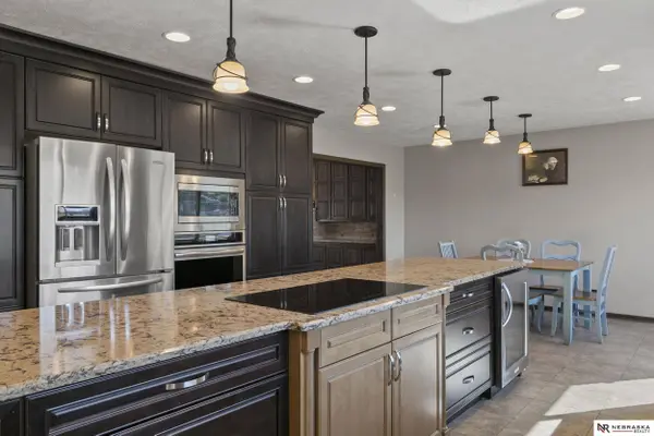 7621 Englewood DR, Lincoln, NE 68510