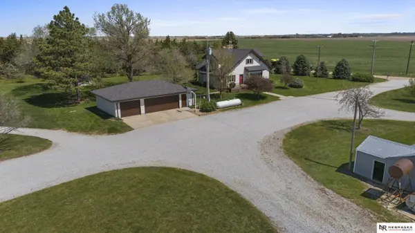10277 SW 29 RD, Pickrell, NE 68422