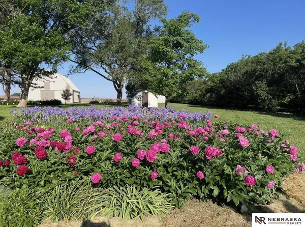 10277 SW 29 RD, Pickrell, NE 68422