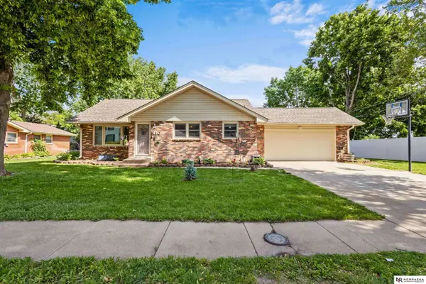 410 Florence ST, Beatrice, NE 68310