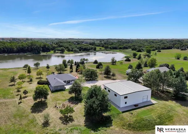 9929 Springlake North LN, Firth, NE 68358