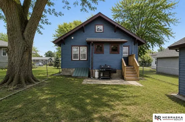 643 W 6th ST, York, NE 68467