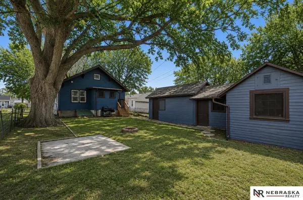 643 W 6th ST, York, NE 68467