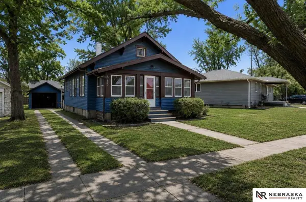 643 W 6th ST, York, NE 68467