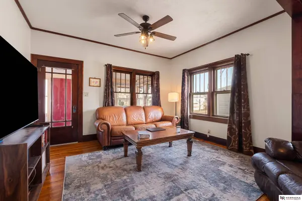 643 W 6th ST, York, NE 68467