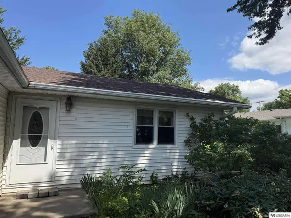 1102 Stephens AVE, Dorchester, NE 68343