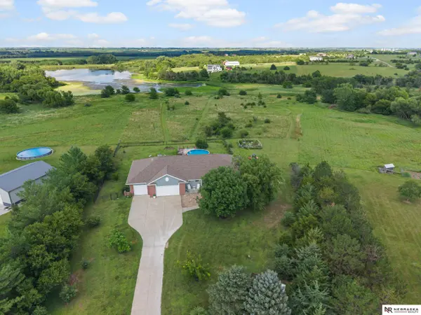 2940 Lightwater LN, Firth, NE 68358