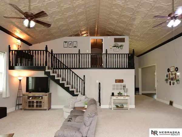 311 Logan ST, Diller, NE 68342