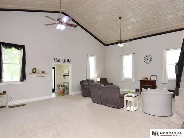 311 Logan ST, Diller, NE 68342