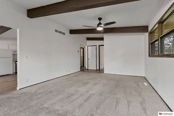 6010 Sunrise RD, Lincoln, NE 68510