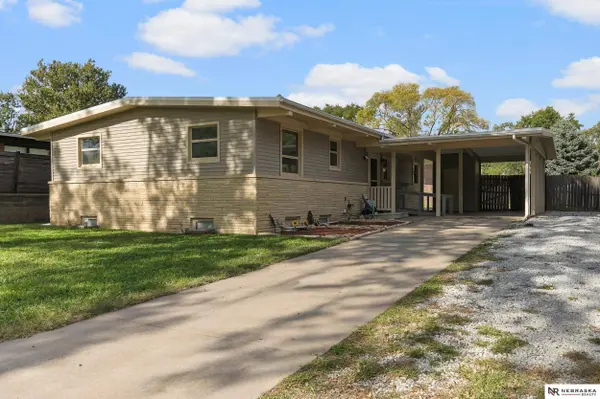 6010 Sunrise RD, Lincoln, NE 68510