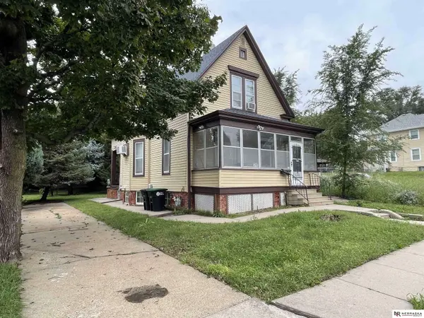 1006 S 25th ST, Omaha, NE 68105
