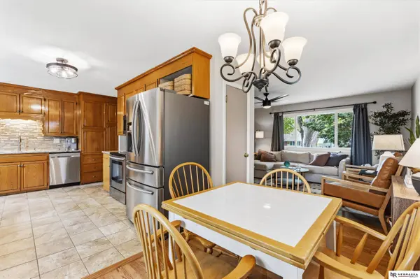 11118 Jackson ST, Omaha, NE 68154