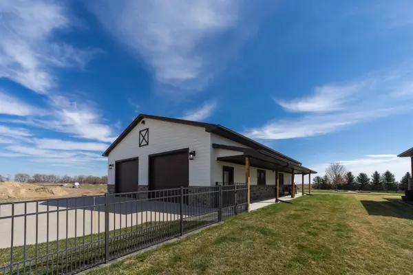 406 Fox Run Street, Hastings, NE 68901