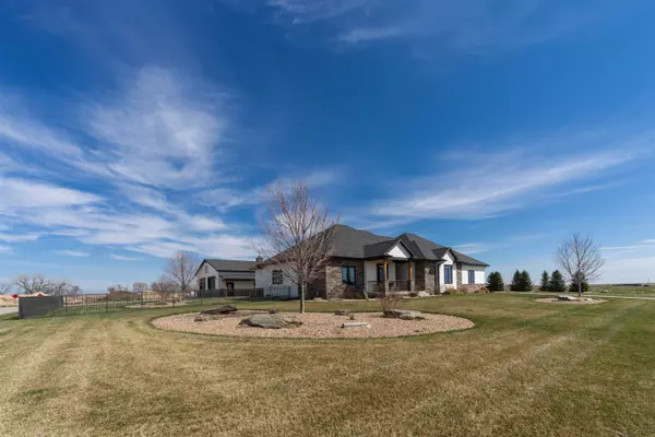 406 Fox Run Street, Hastings, NE 68901