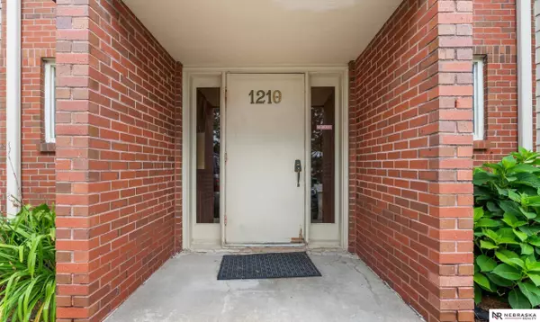 1210 S 120th Plaza  #108, Omaha, NE 68144