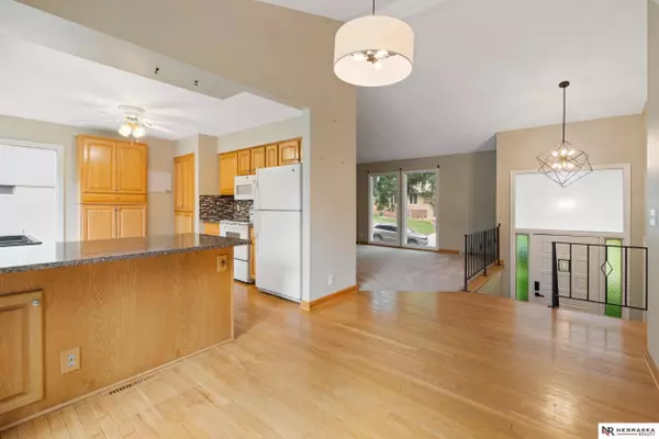 621 S 152nd Circle, Omaha, NE 68154