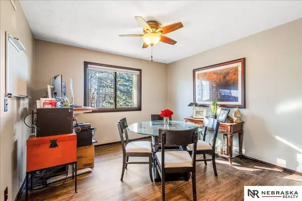 12025 Pierce Plaza  #323, Omaha, NE 68144