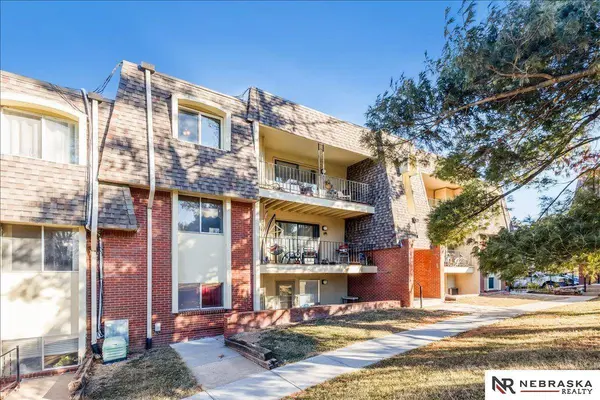 12025 Pierce Plaza #323, Omaha, NE 68144