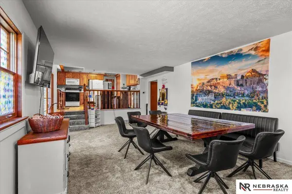 1418 Cherry Tree LN, Papillion, NE 68133