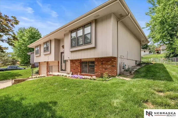 7362 Drexel ST, Ralston, NE 68127