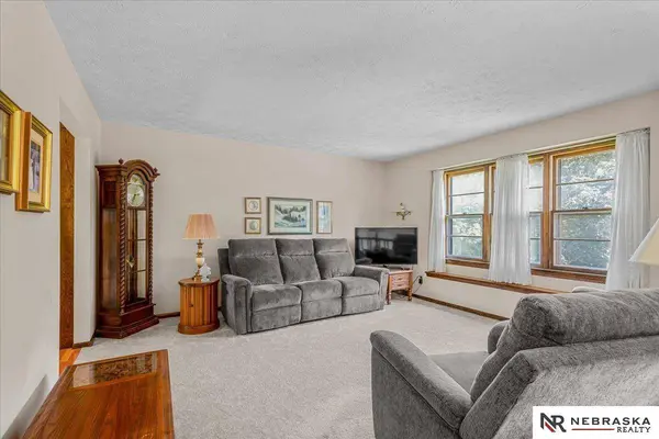 7362 Drexel ST, Ralston, NE 68127