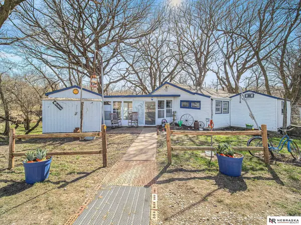 2071 Cabin Circle, Milford, NE 68405