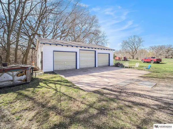 2071 Cabin Circle, Milford, NE 68405