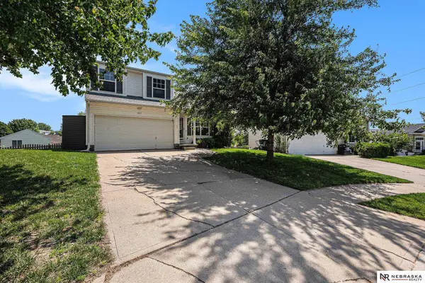 2107 N 167th Circle, Omaha, NE 68116