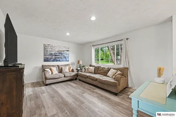 21208 Palomino RD, Omaha, NE 68022