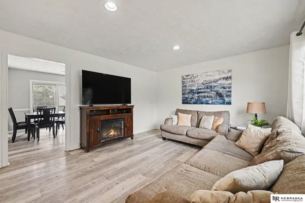21208 Palomino RD, Omaha, NE 68022