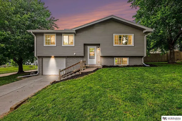 21208 Palomino RD, Omaha, NE 68022