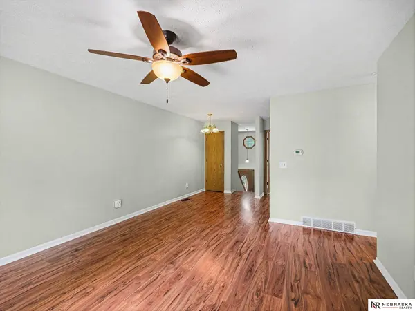 311 E 17th AVE, Bellevue, NE 68005